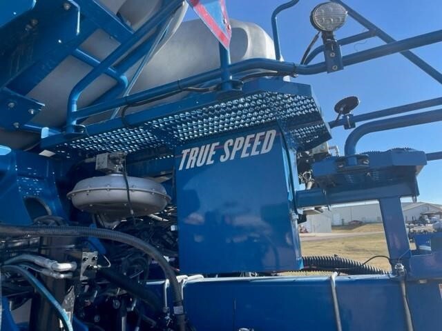 2021 Kinze 4905 Planter
