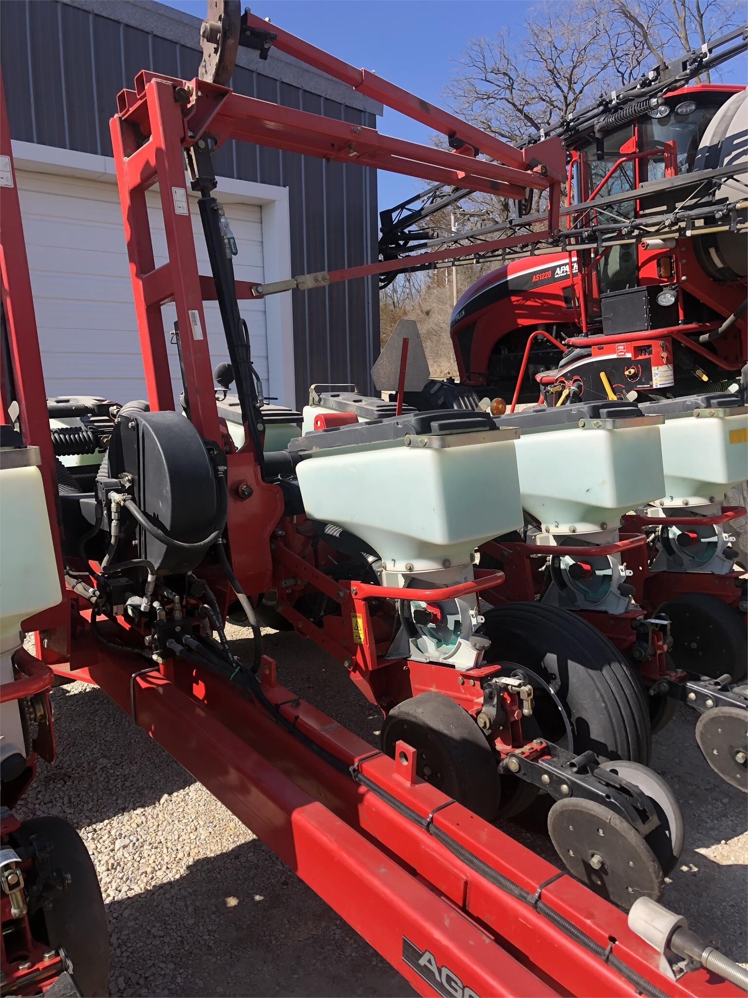  White 8222 Planter