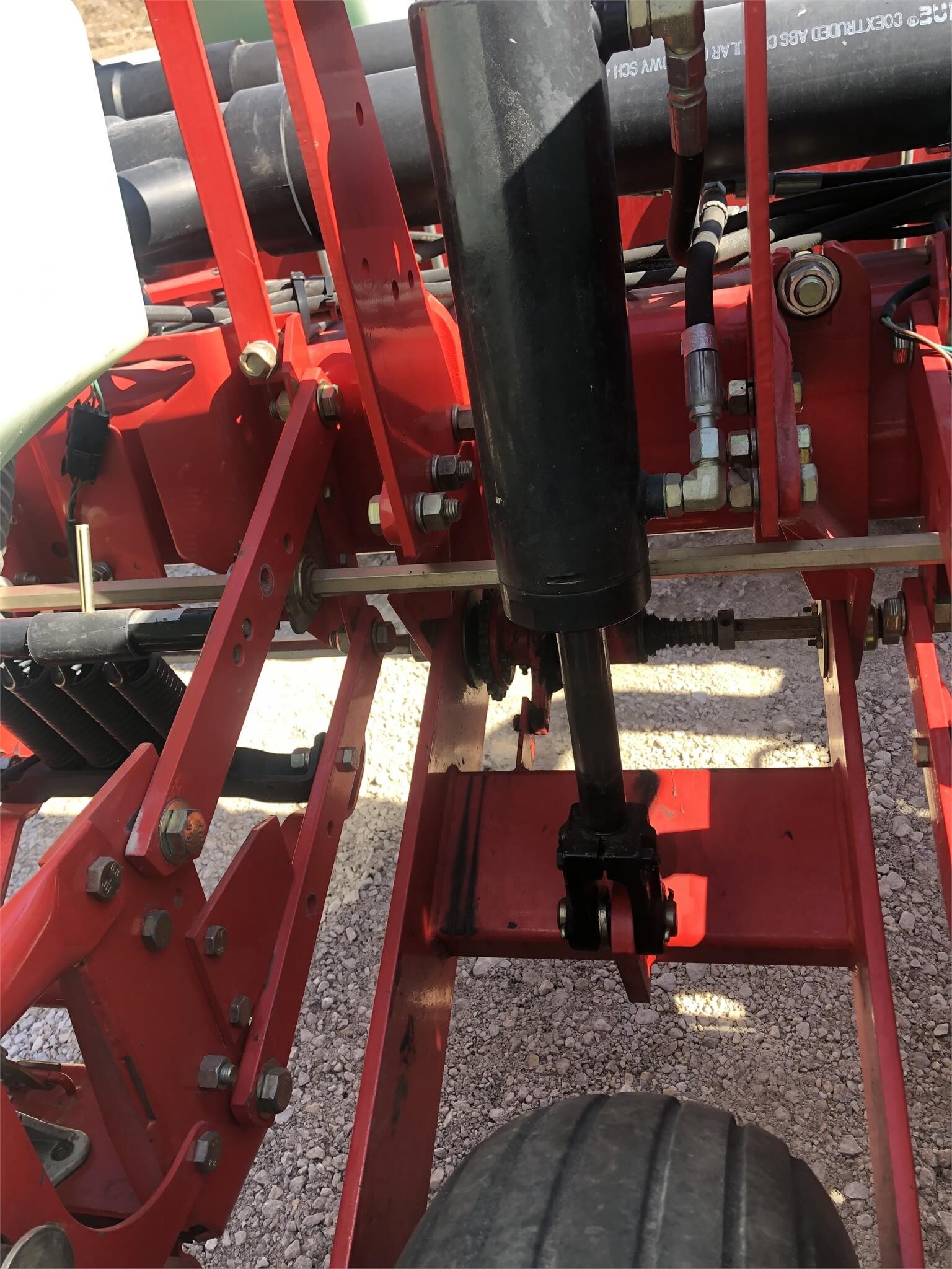  White 8222 Planter