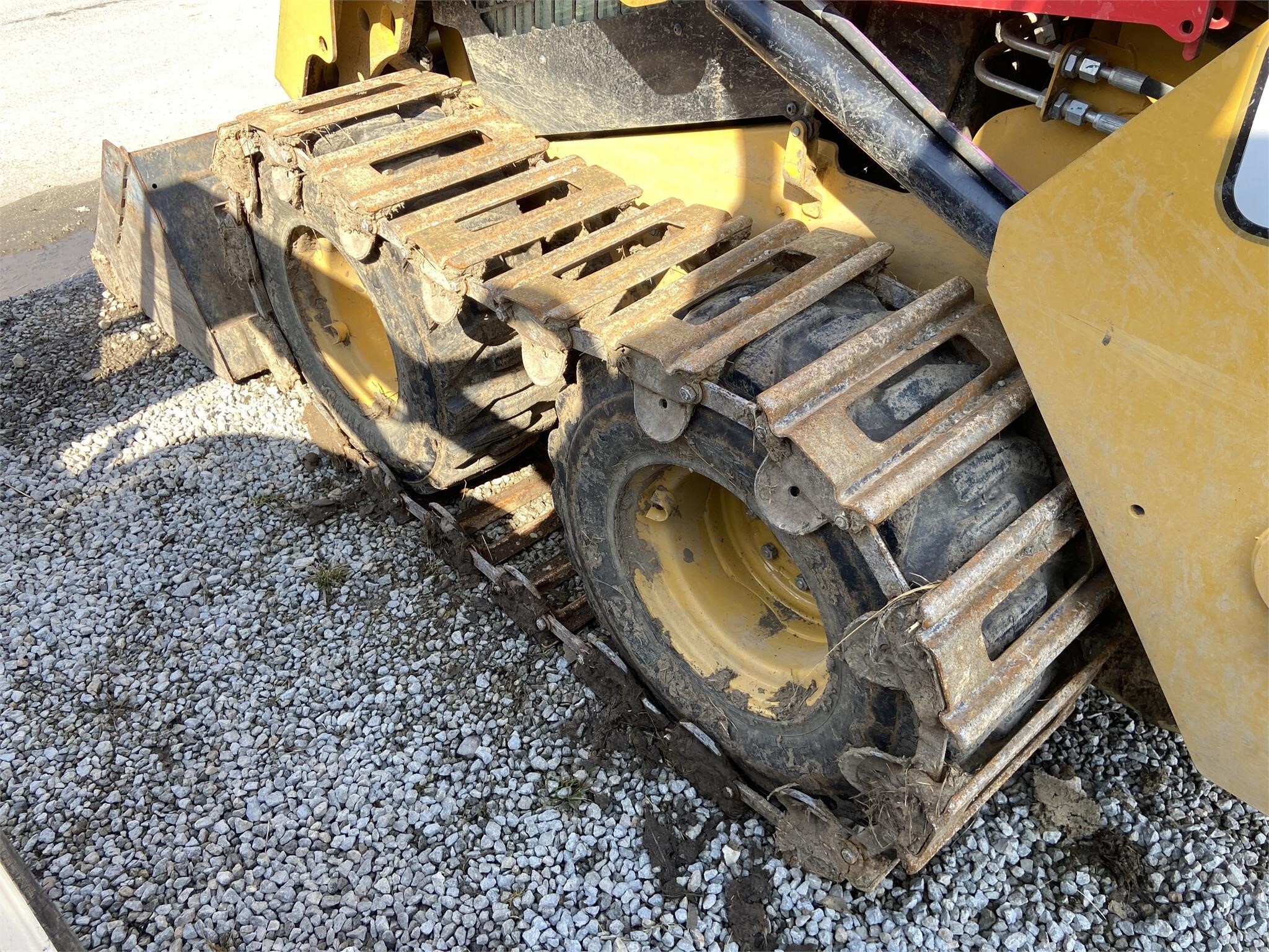2018 Caterpillar 242D Skid Steer
