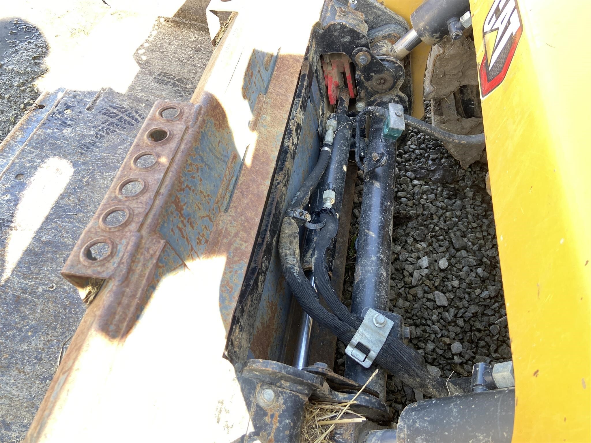 2018 Caterpillar 242D Skid Steer