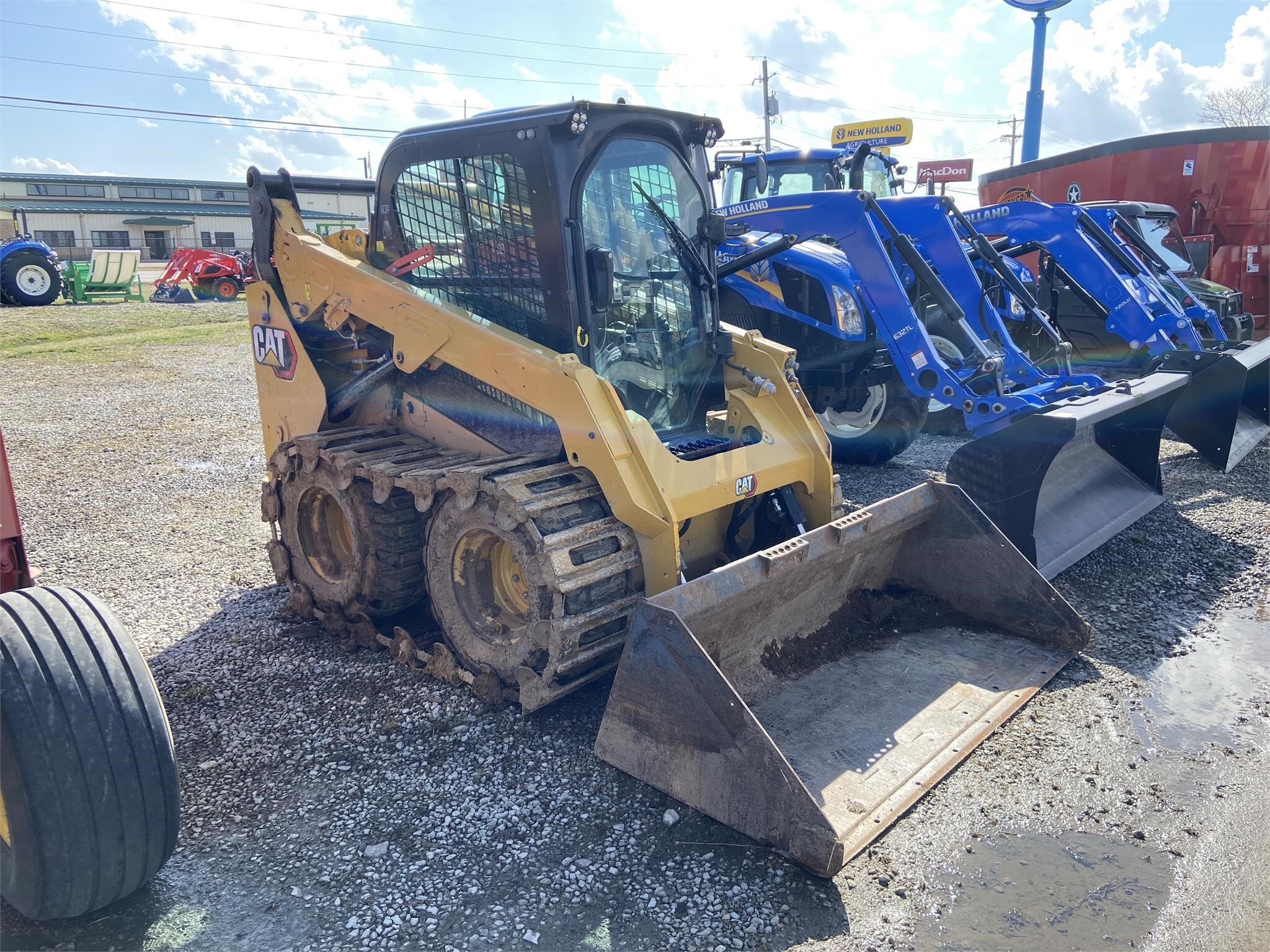 2018 Caterpillar 242D Skid Steer