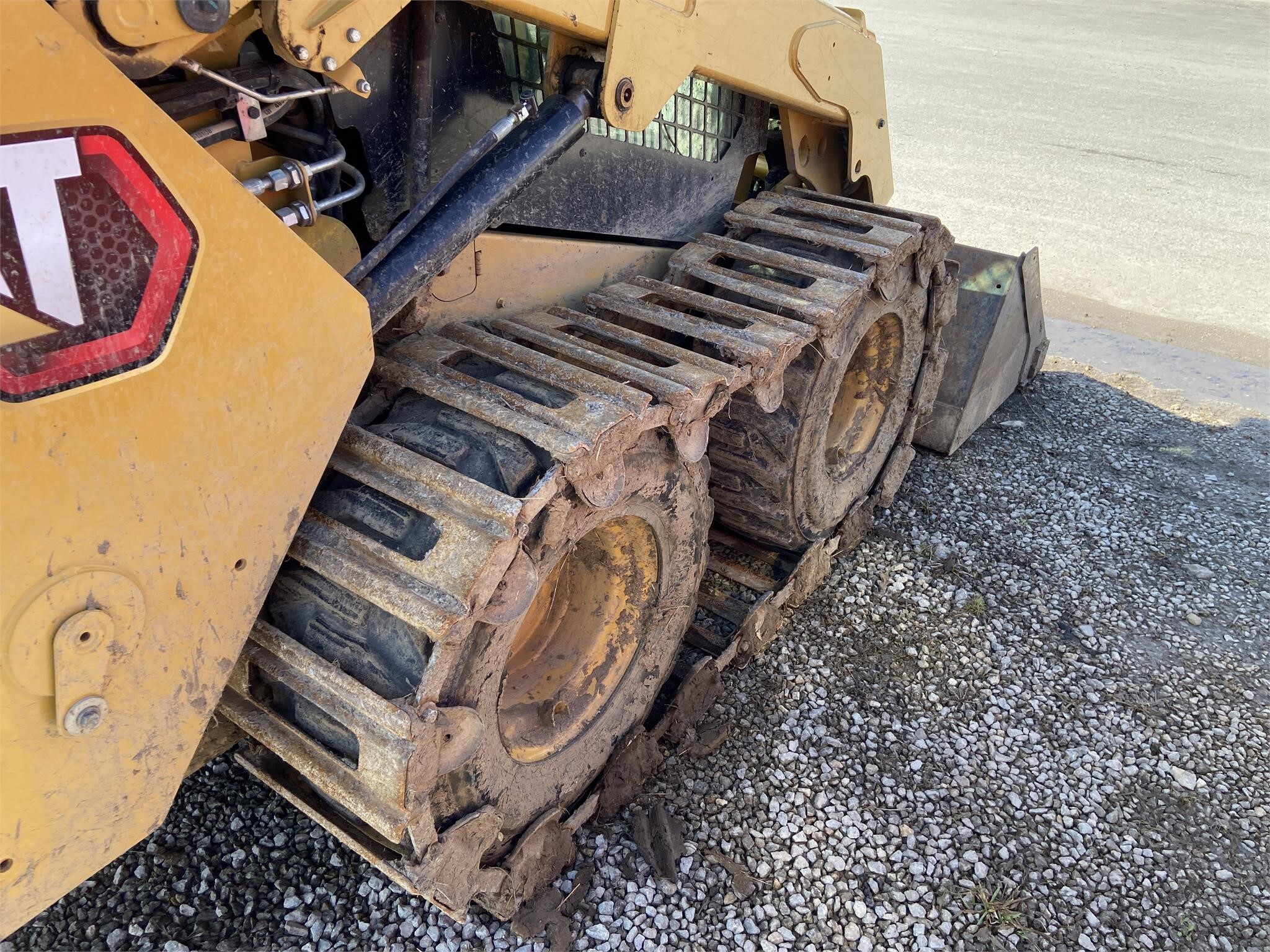 2018 Caterpillar 242D Skid Steer