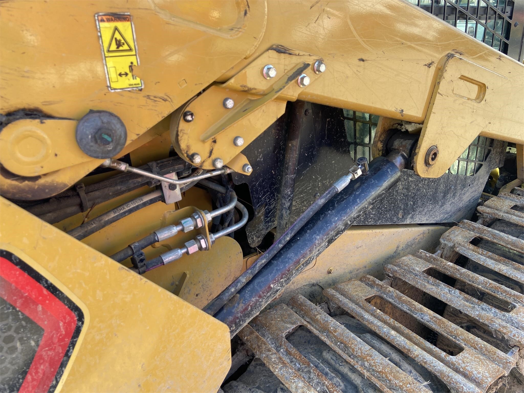 2018 Caterpillar 242D Skid Steer