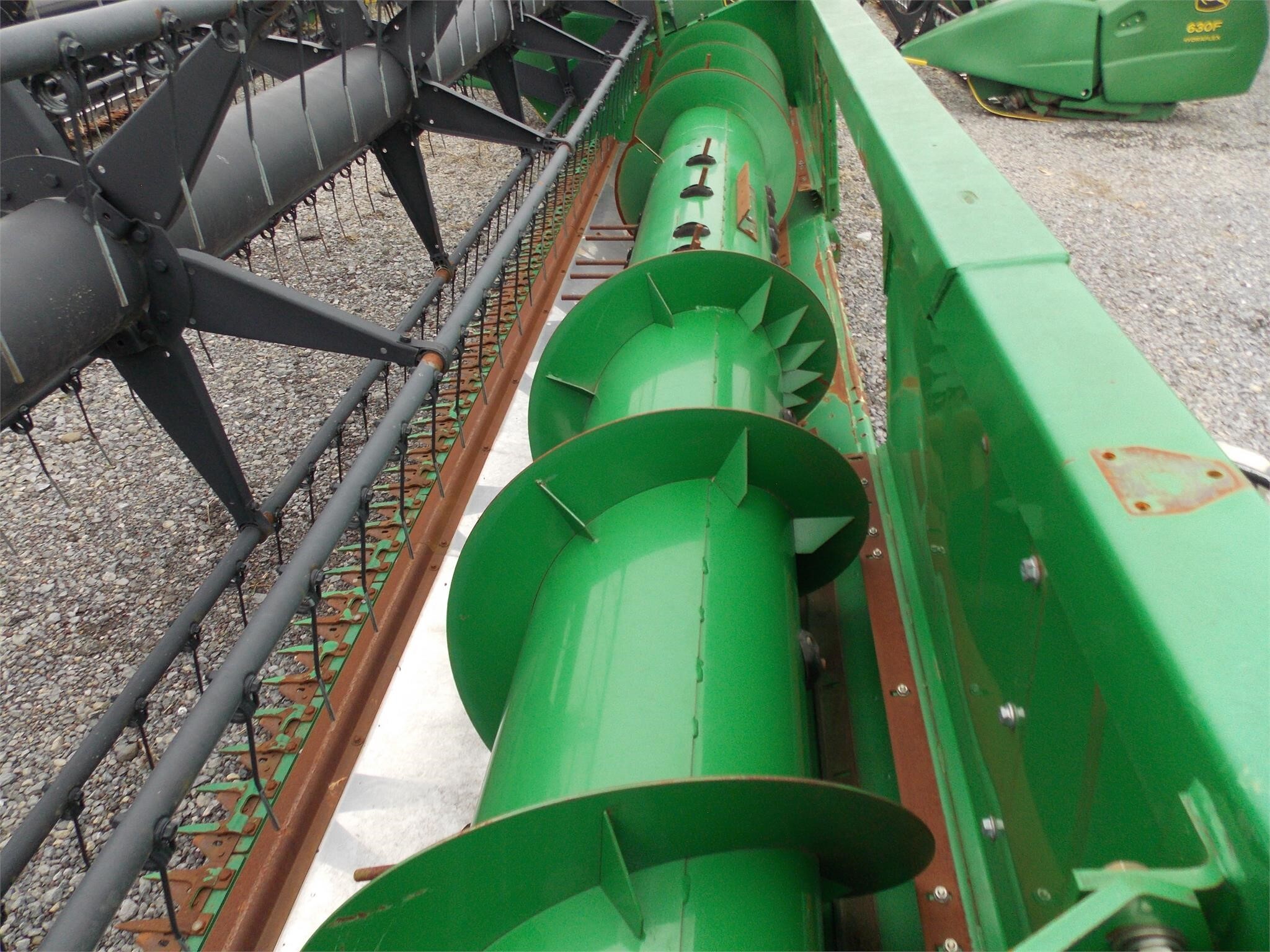 2012 John Deere 616R Platform