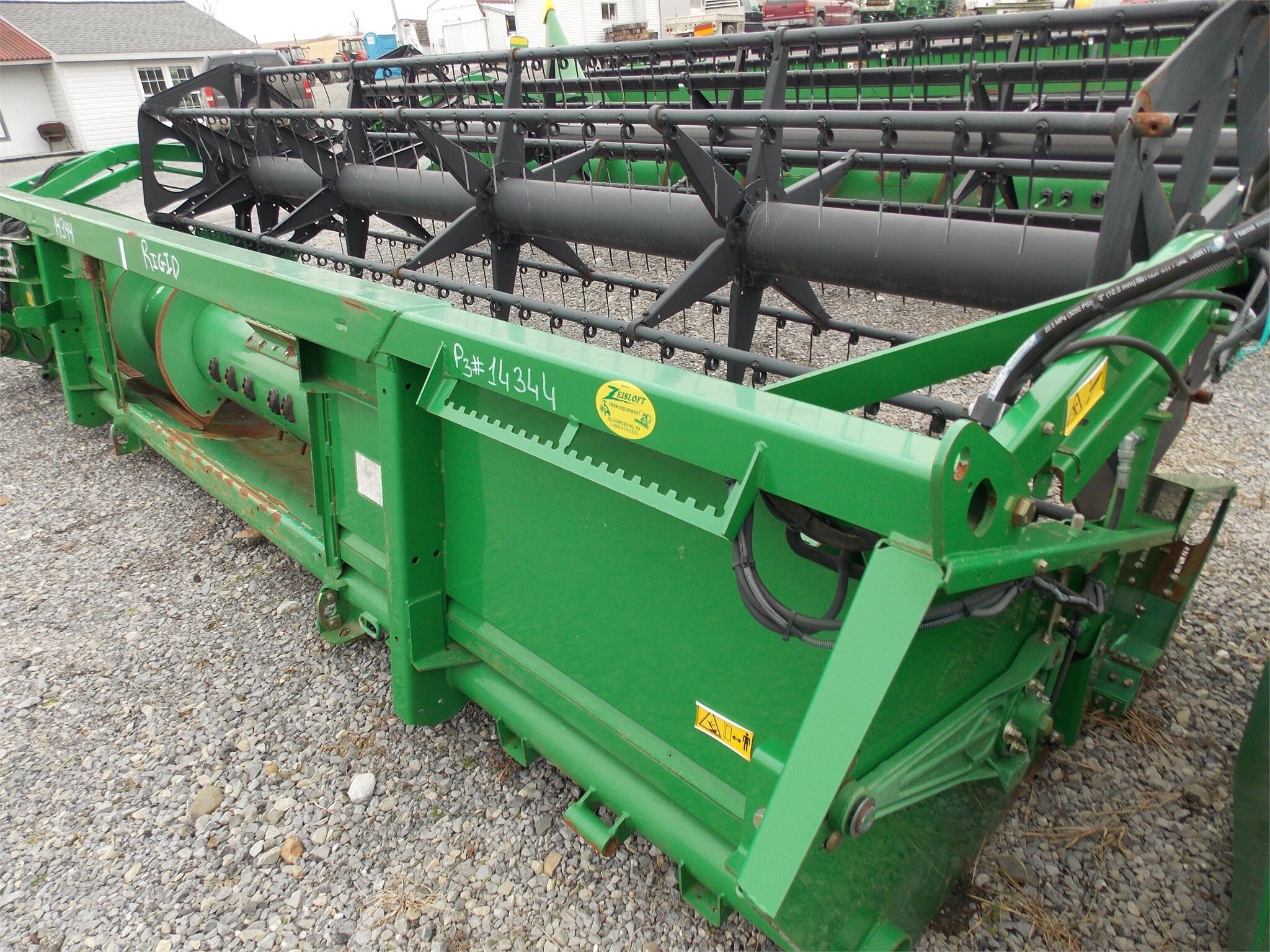 2012 John Deere 616R Platform