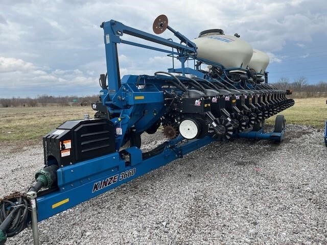 2010 Kinze 3660 ASD Planter