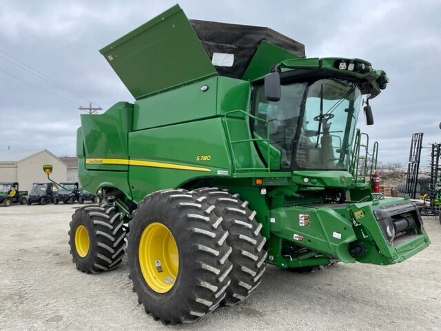 2023 John Deere S780 Combine
