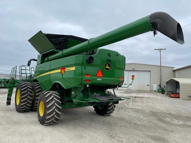 2023 John Deere S780 Combine