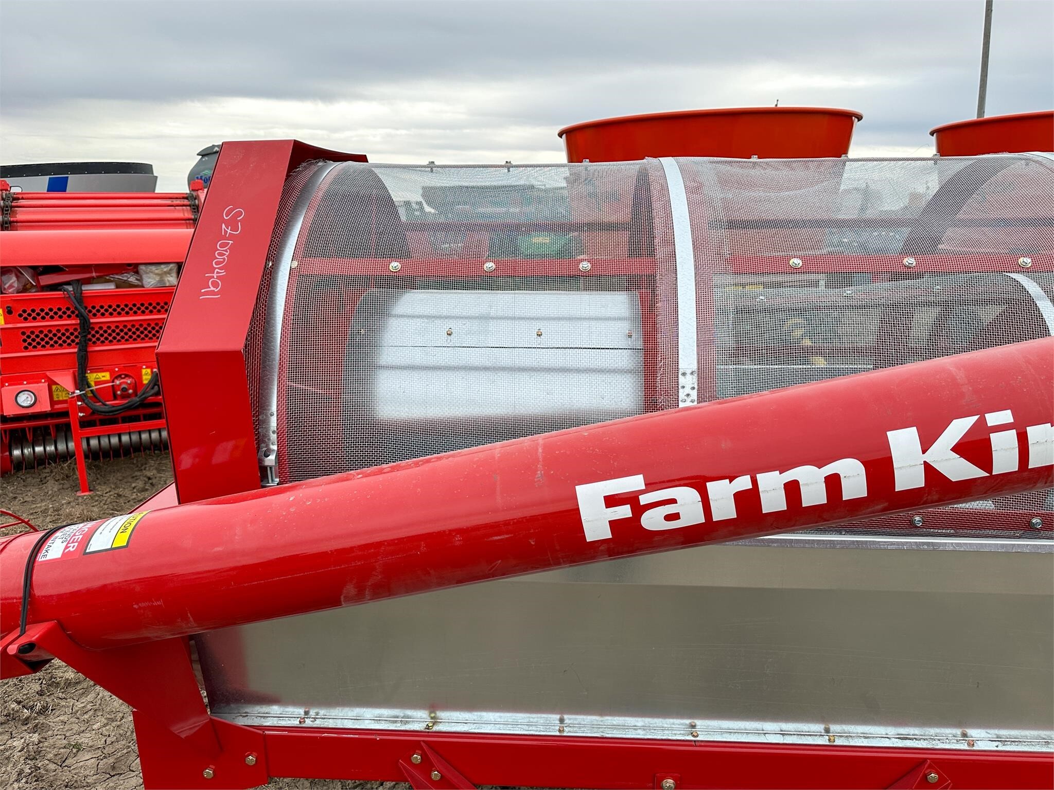 2026 Farm King Y482 Grain Cleaner