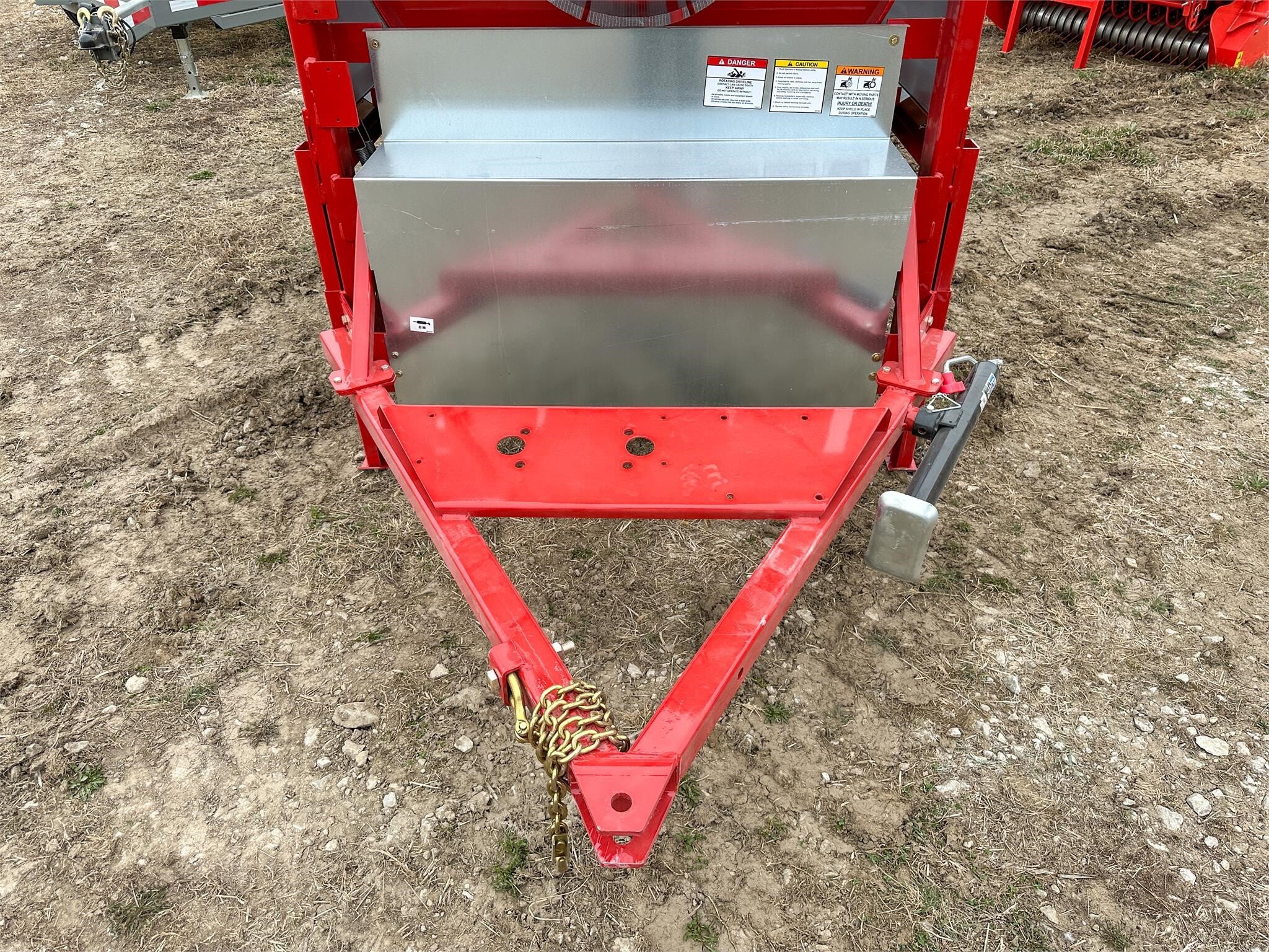 2026 Farm King Y482 Grain Cleaner