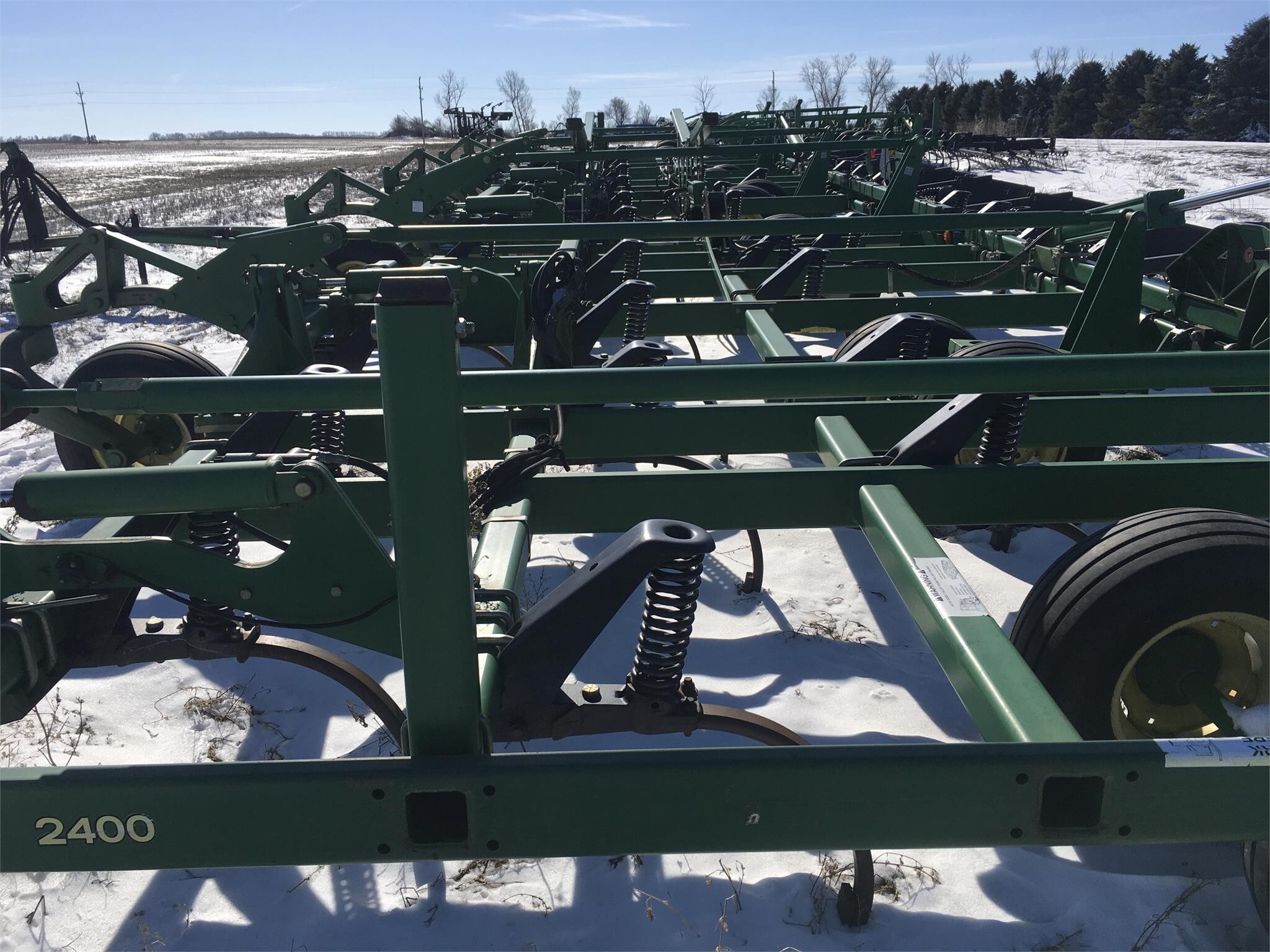 2003 John Deere 2400 Chisel Plow 48,000 Machinery Pete
