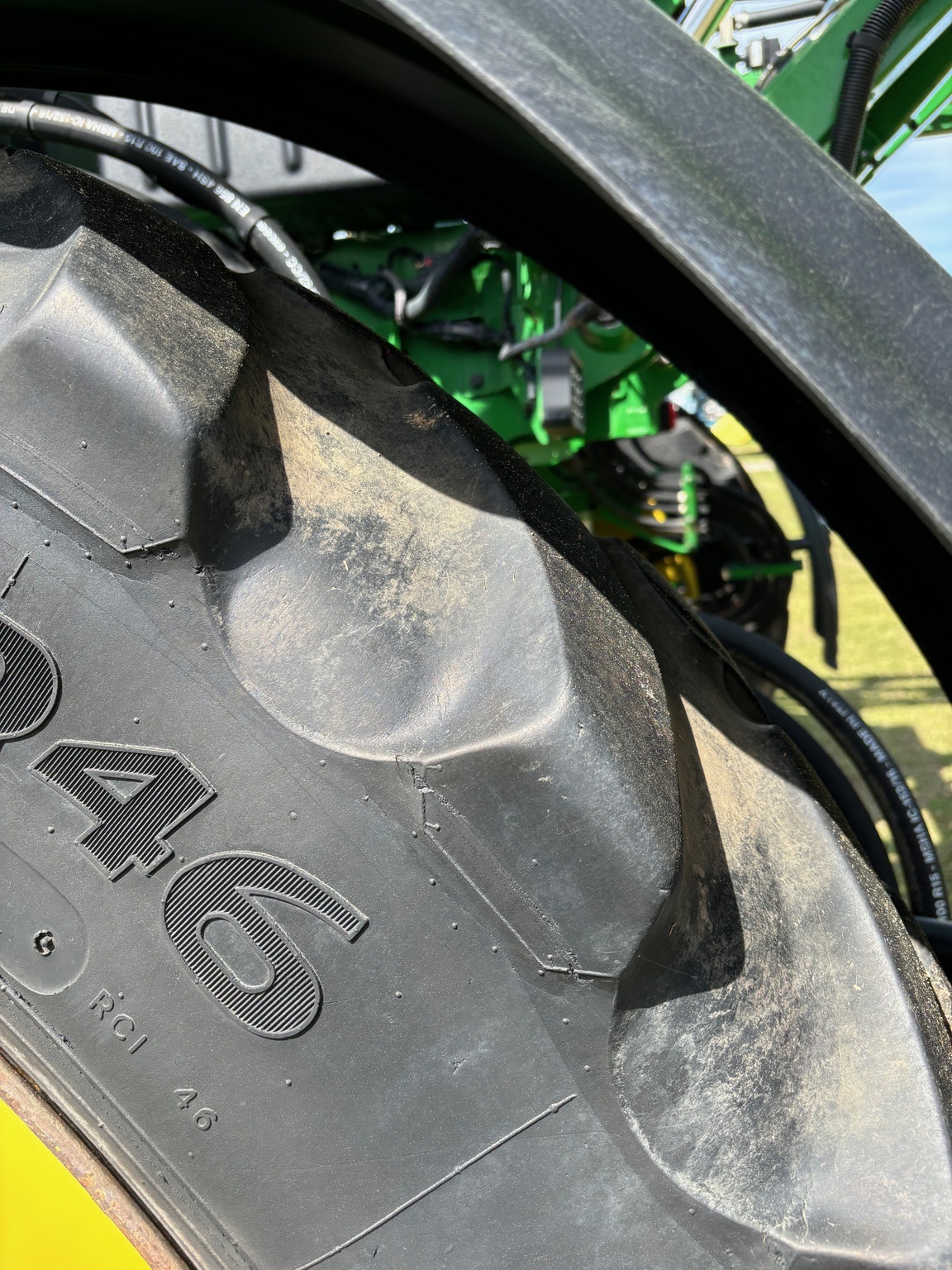 2020 John Deere R4030 Self-Propelled Sprayer