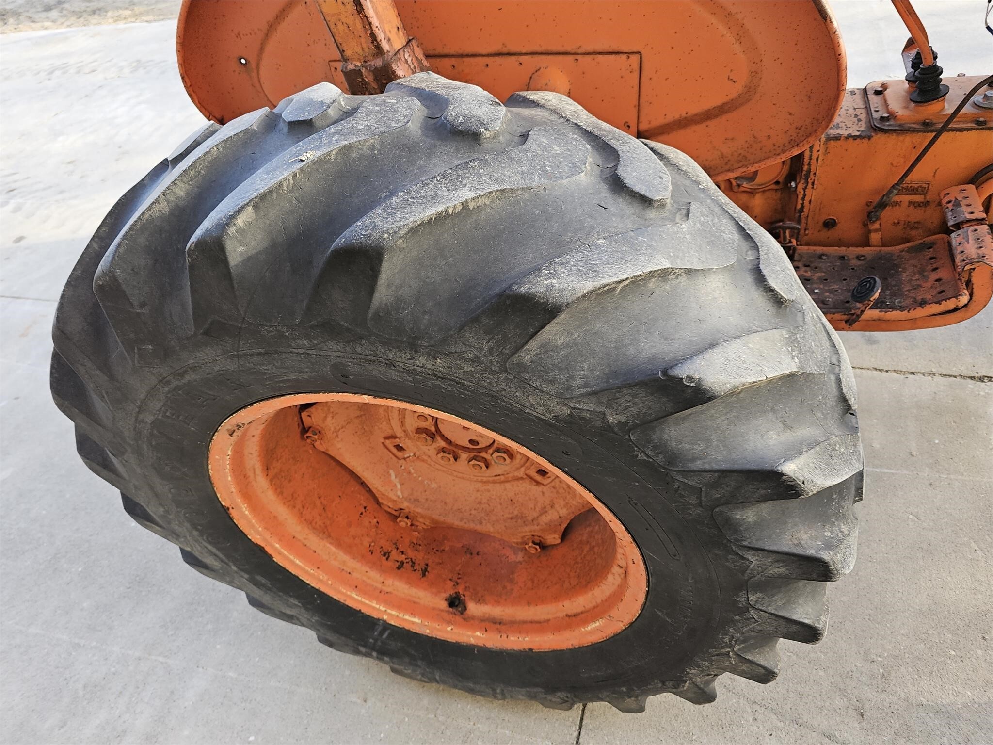 1971 Ford 2000 Tractor