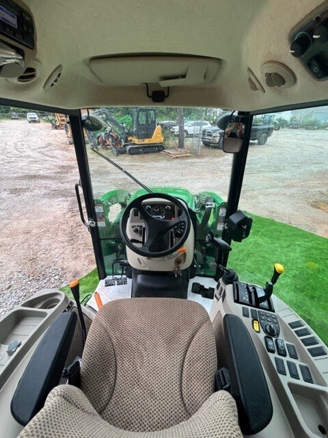 2023 John Deere 3039R Tractor