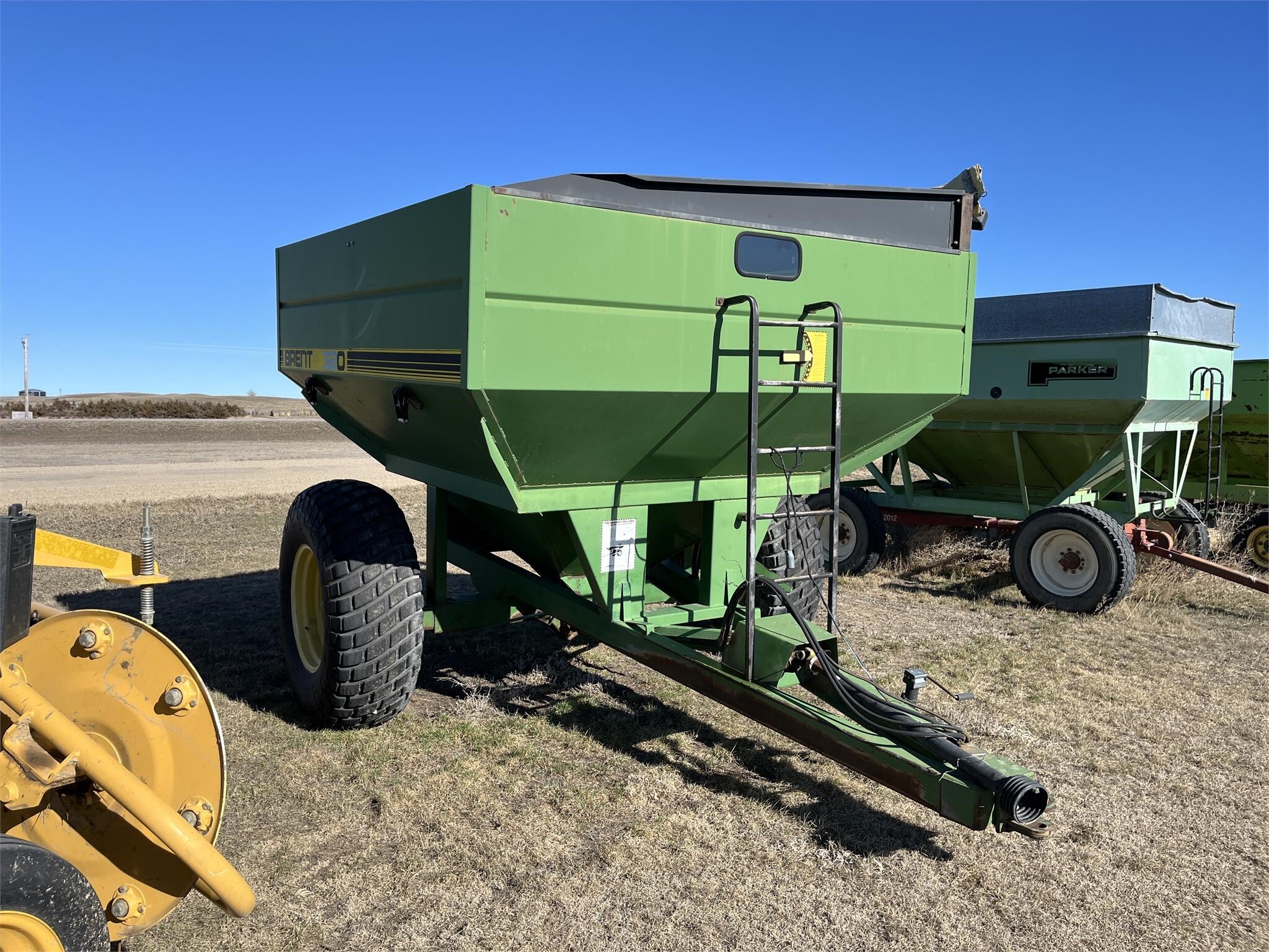 1996 Brent 320 Grain Cart