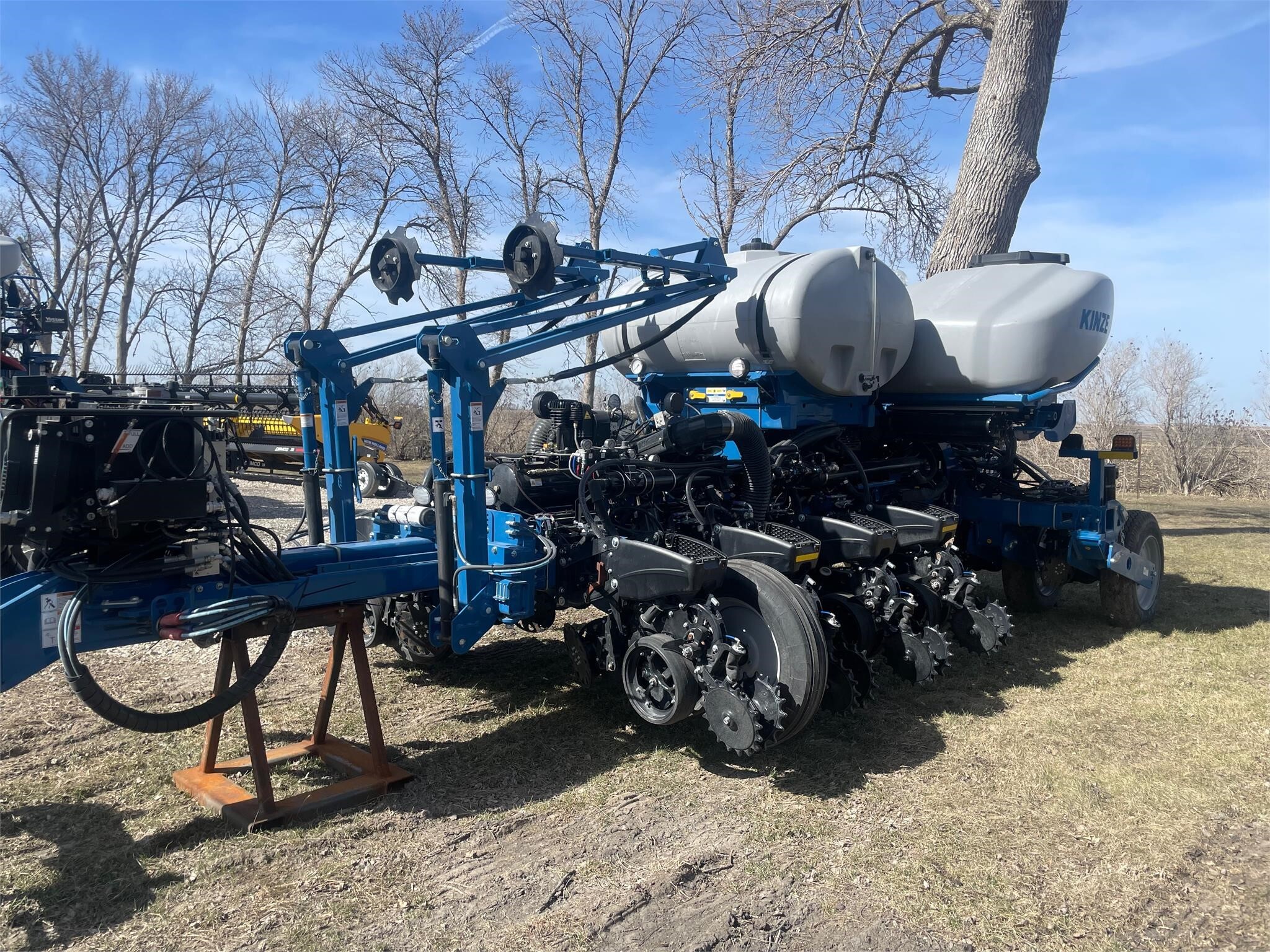 2024 Kinze 5900 Planter