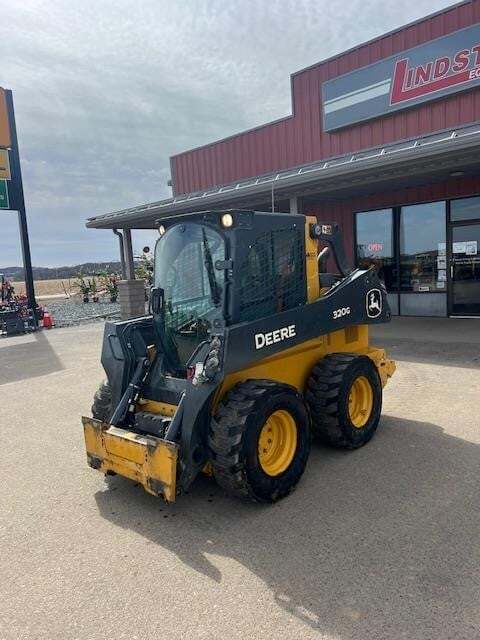 2021 Deere 320G Skid Steer