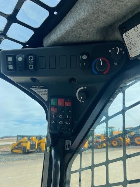 2021 Deere 320G Skid Steer