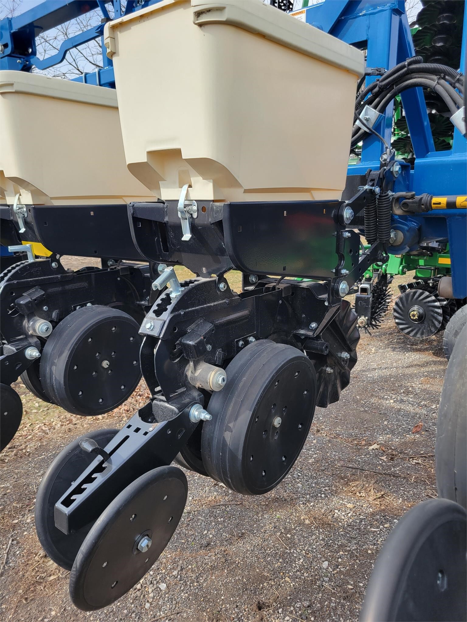 2022 Kinze 3605 Planter 105,000 Machinery Pete
