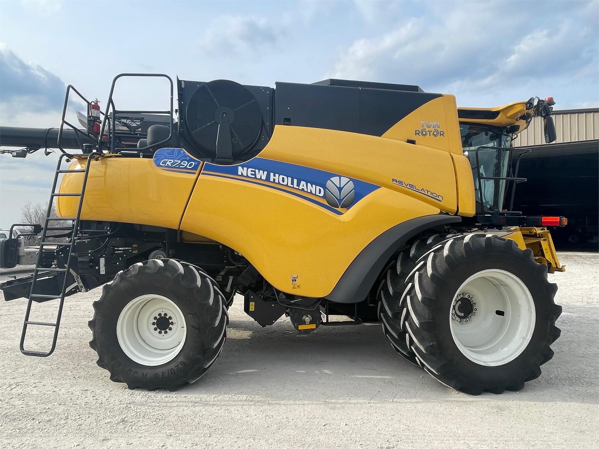 2021 New Holland CR7.90 REVELATION Combine