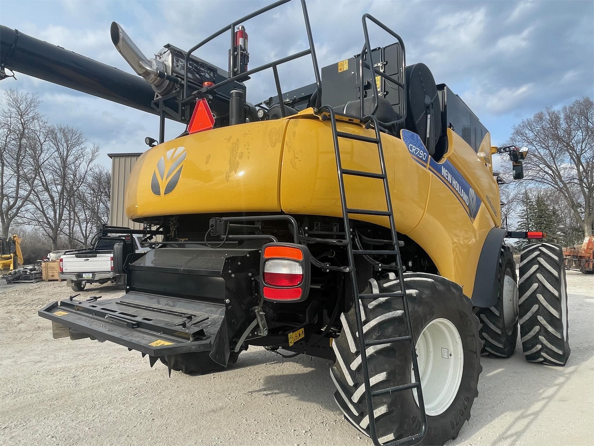 2021 New Holland CR7.90 REVELATION Combine