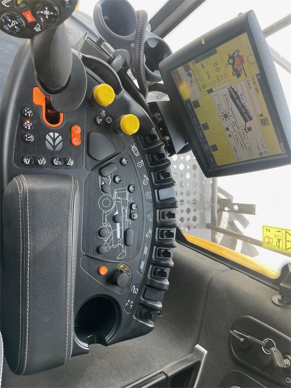 2021 New Holland CR7.90 REVELATION Combine