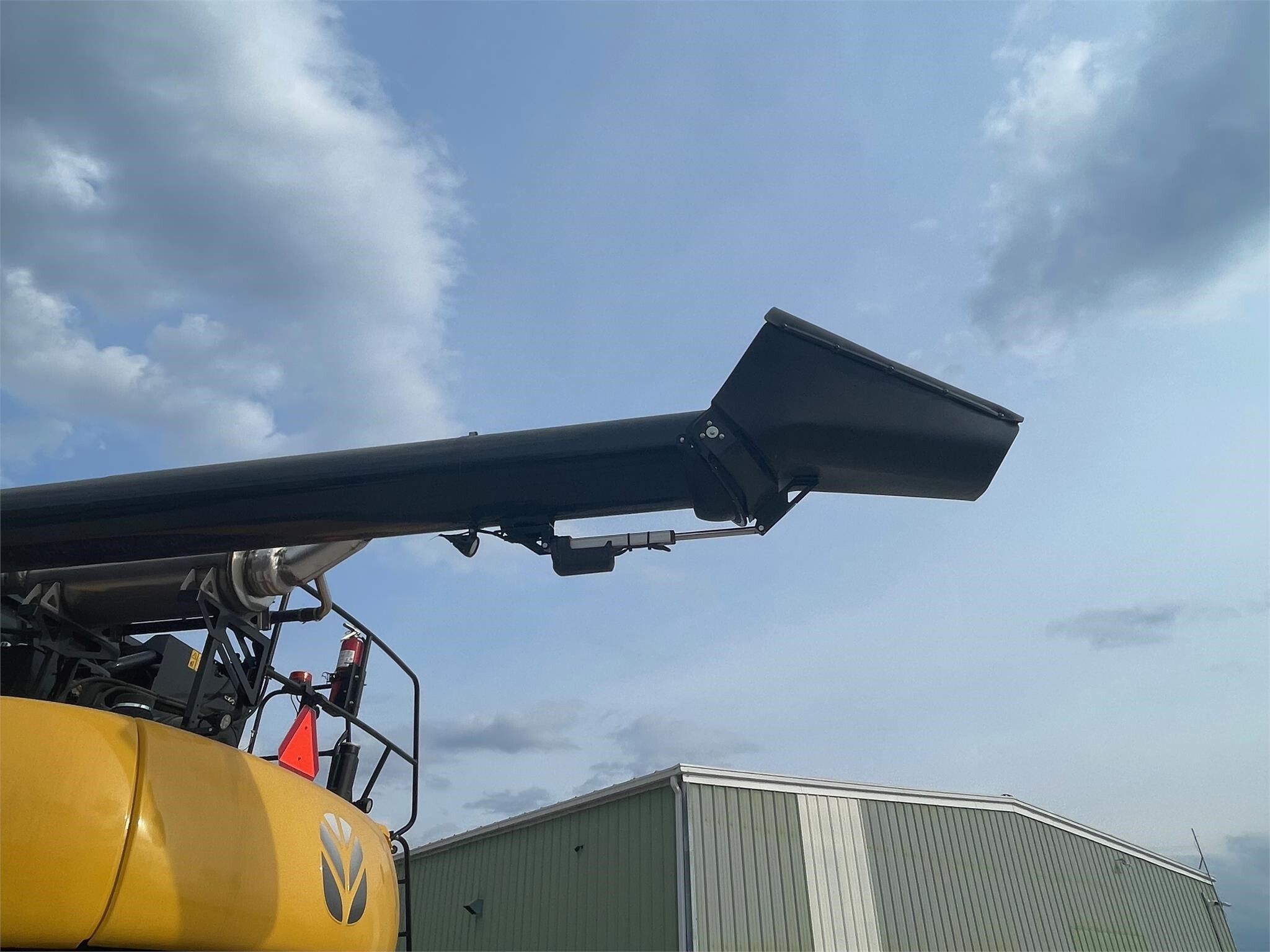 2021 New Holland CR7.90 REVELATION Combine