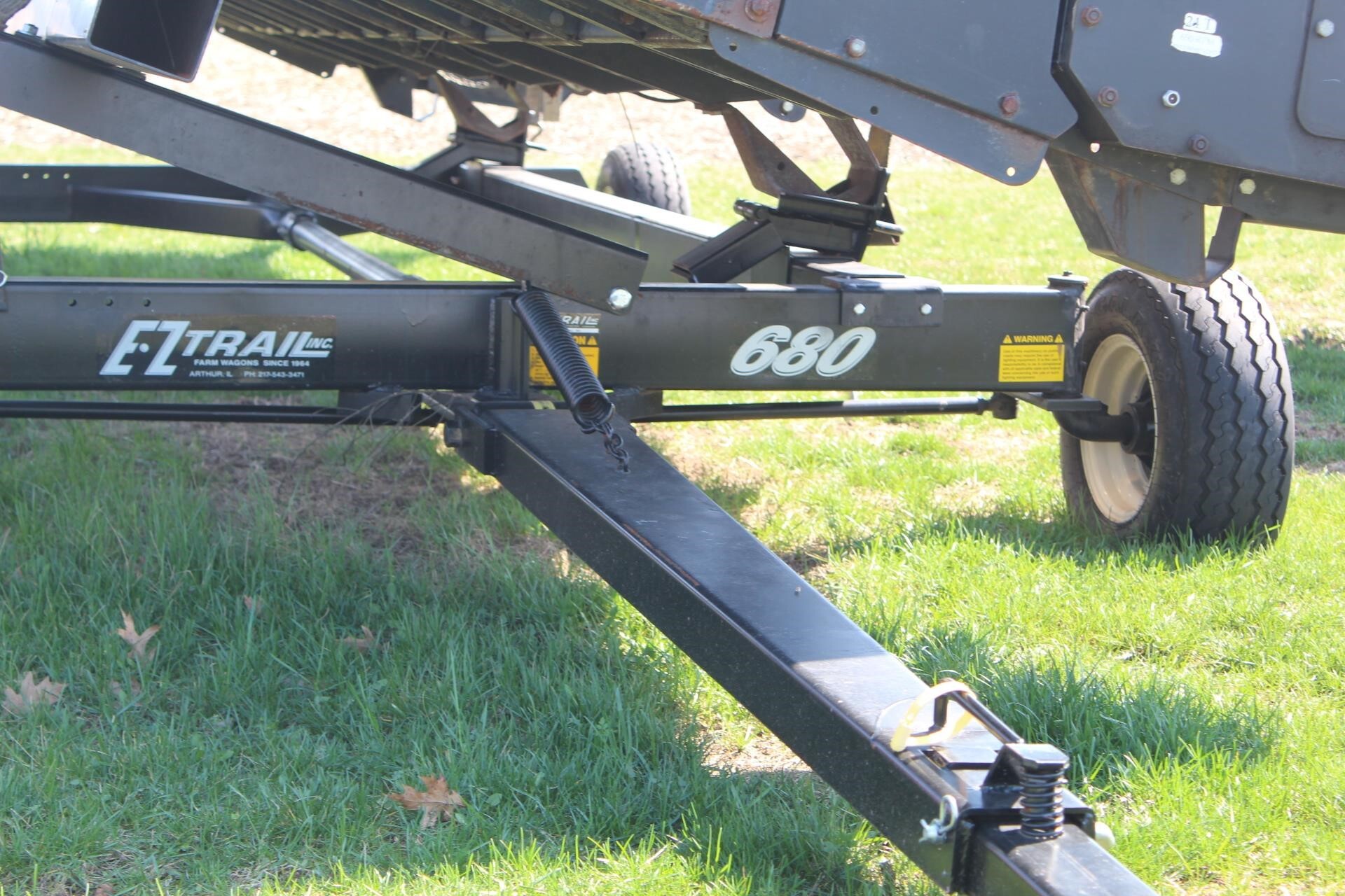  E-Z Trail 680 Header Trailer