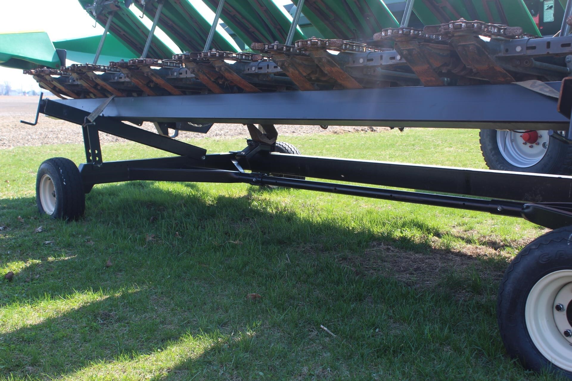  E-Z Trail 680 Header Trailer