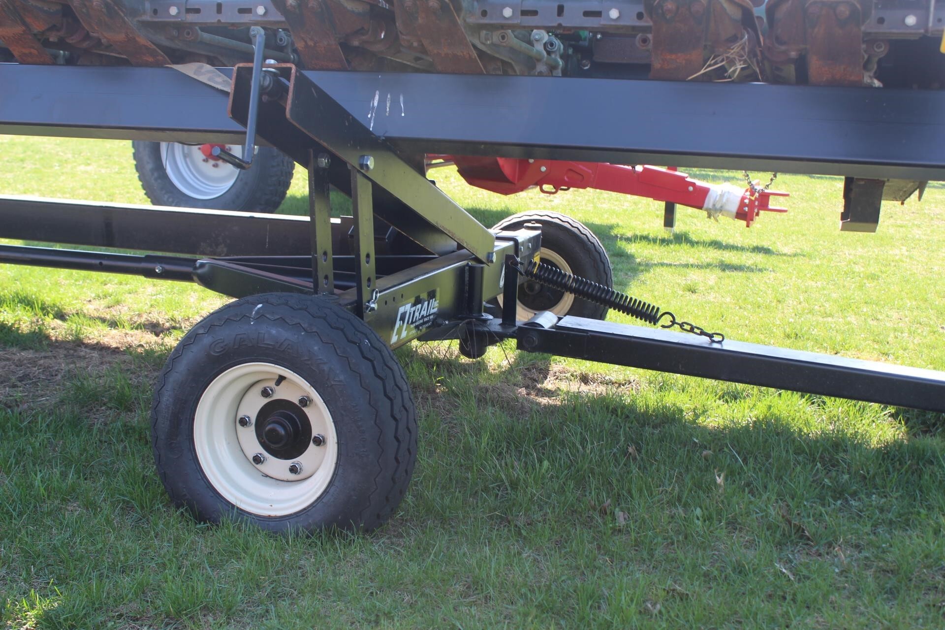  E-Z Trail 680 Header Trailer