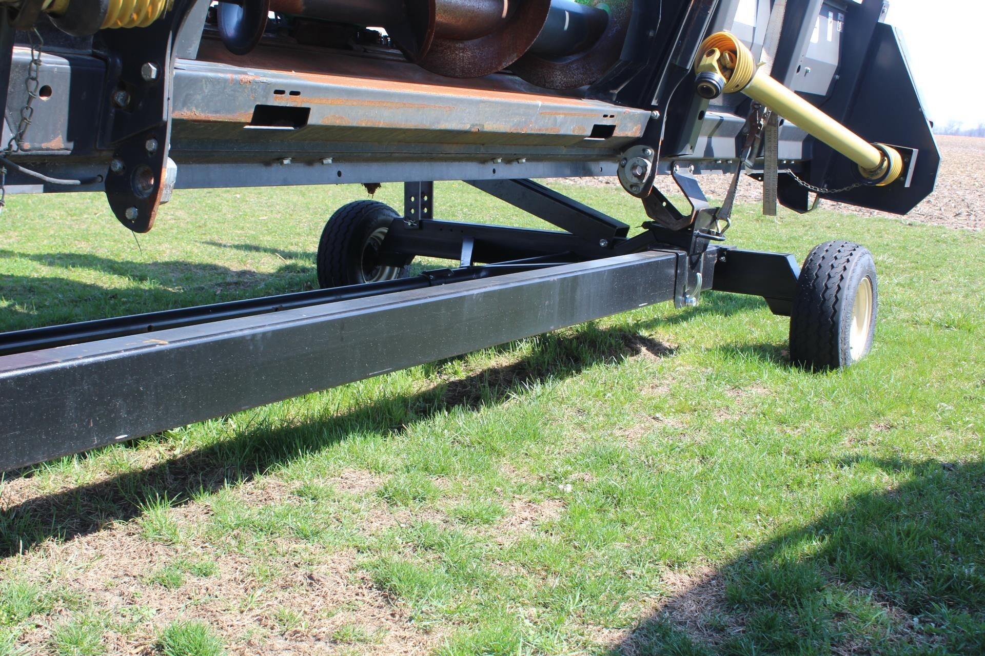  E-Z Trail 680 Header Trailer