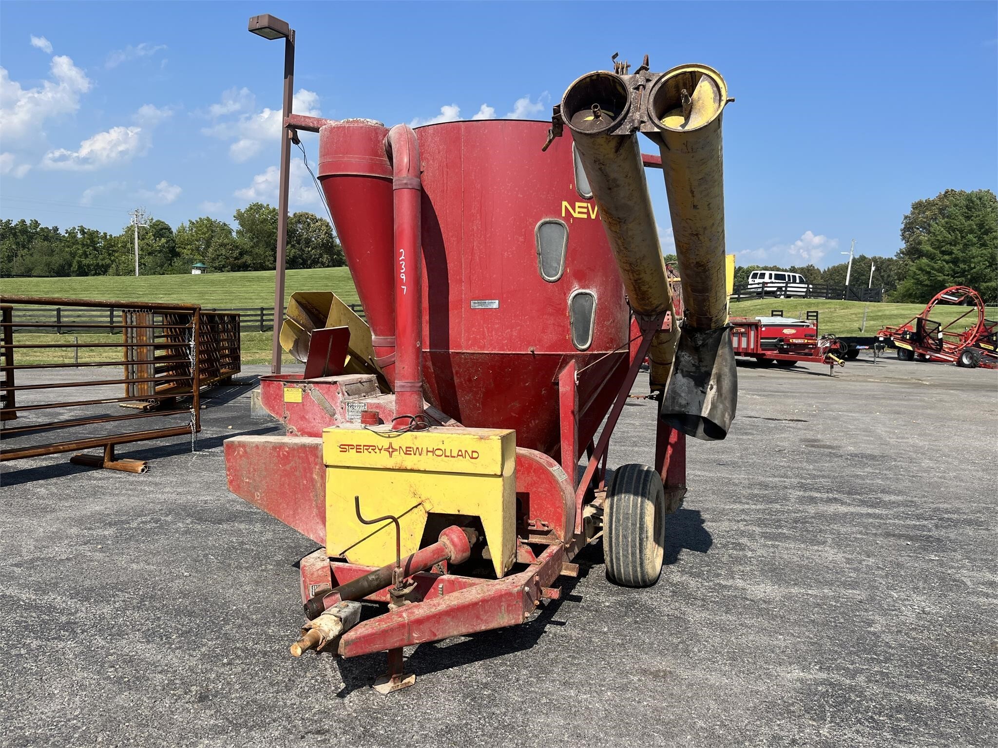 New Holland 353 Grinders and Mixer 5,900 Machinery Pete