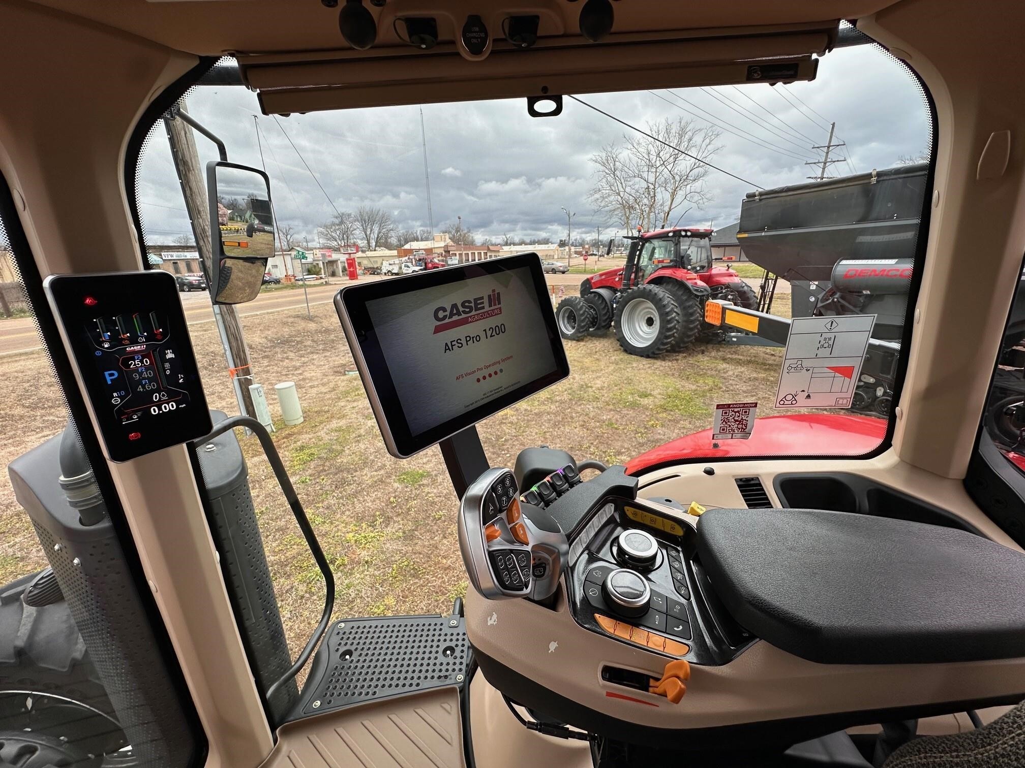 2021 Case IH MAGNUM 380 AFS CONNECT ROWTRAC CVX Tractor