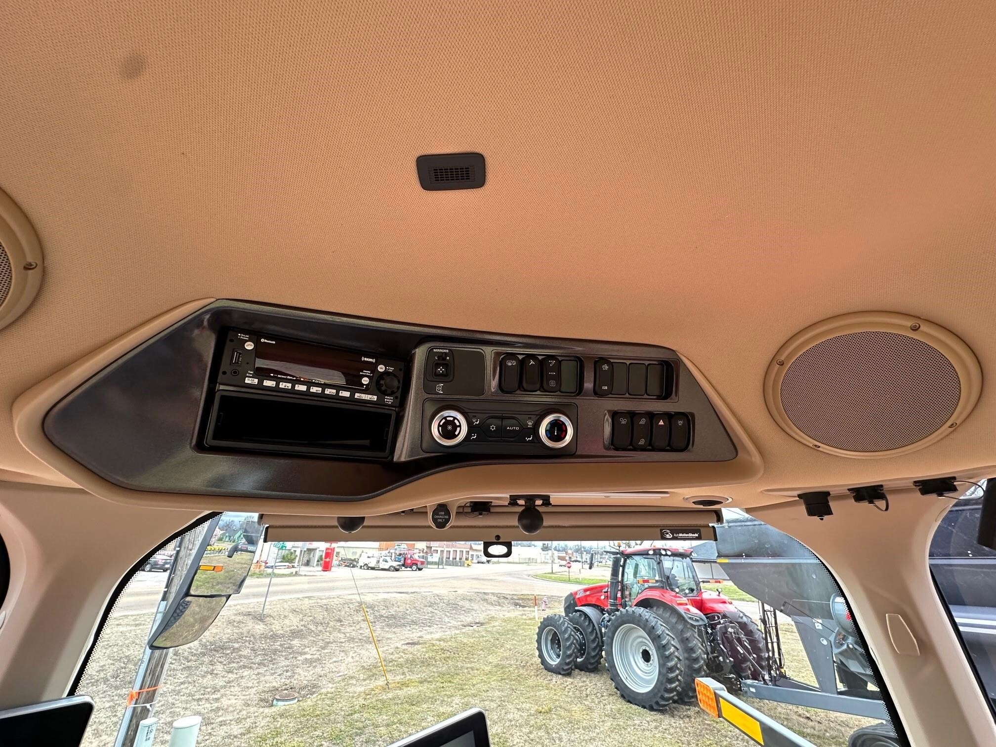 2021 Case IH MAGNUM 380 AFS CONNECT ROWTRAC CVX Tractor