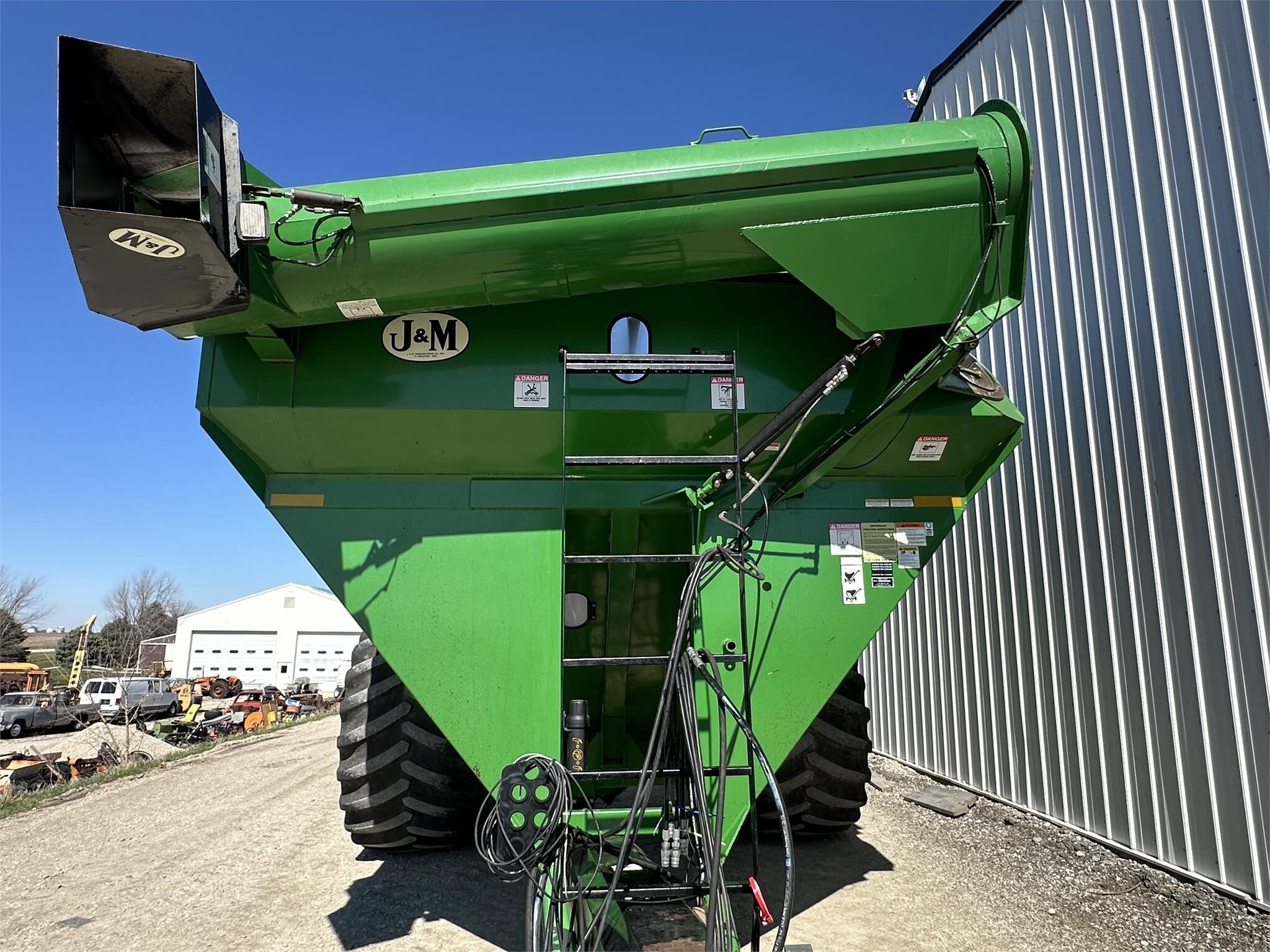 2008 J&M 1000-20 Grain Cart