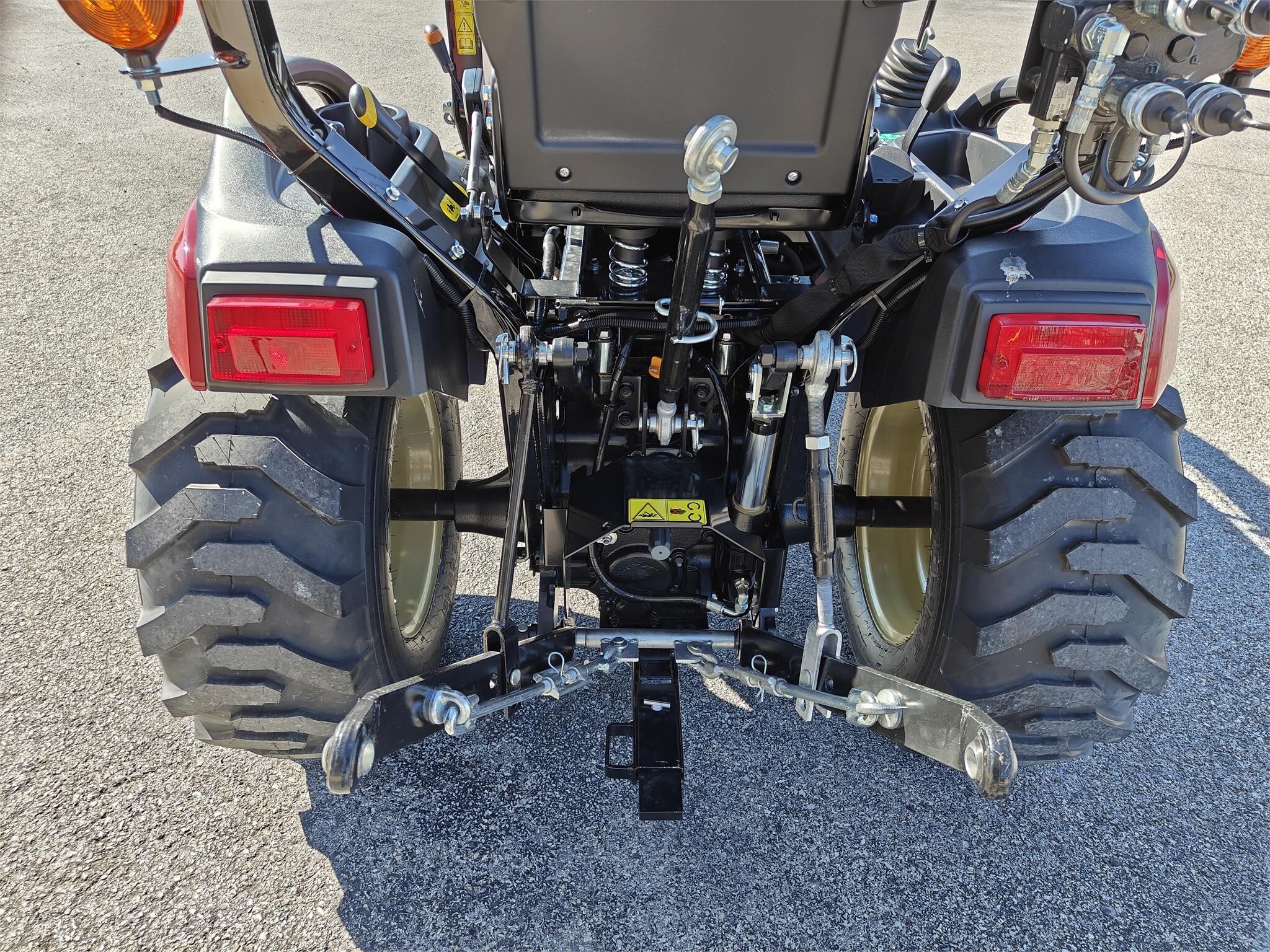 2025 Yanmar 325 Tractor