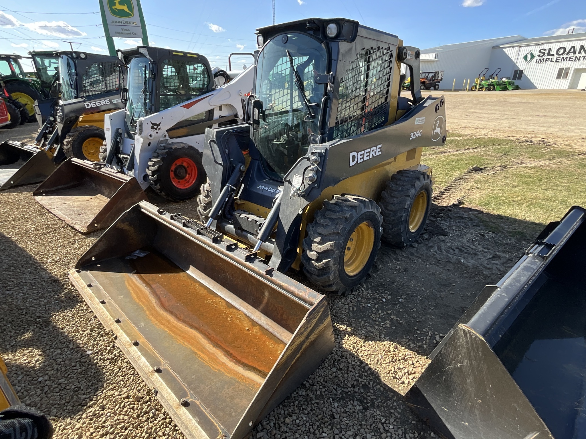 2022 Deere 324G Skid Steer