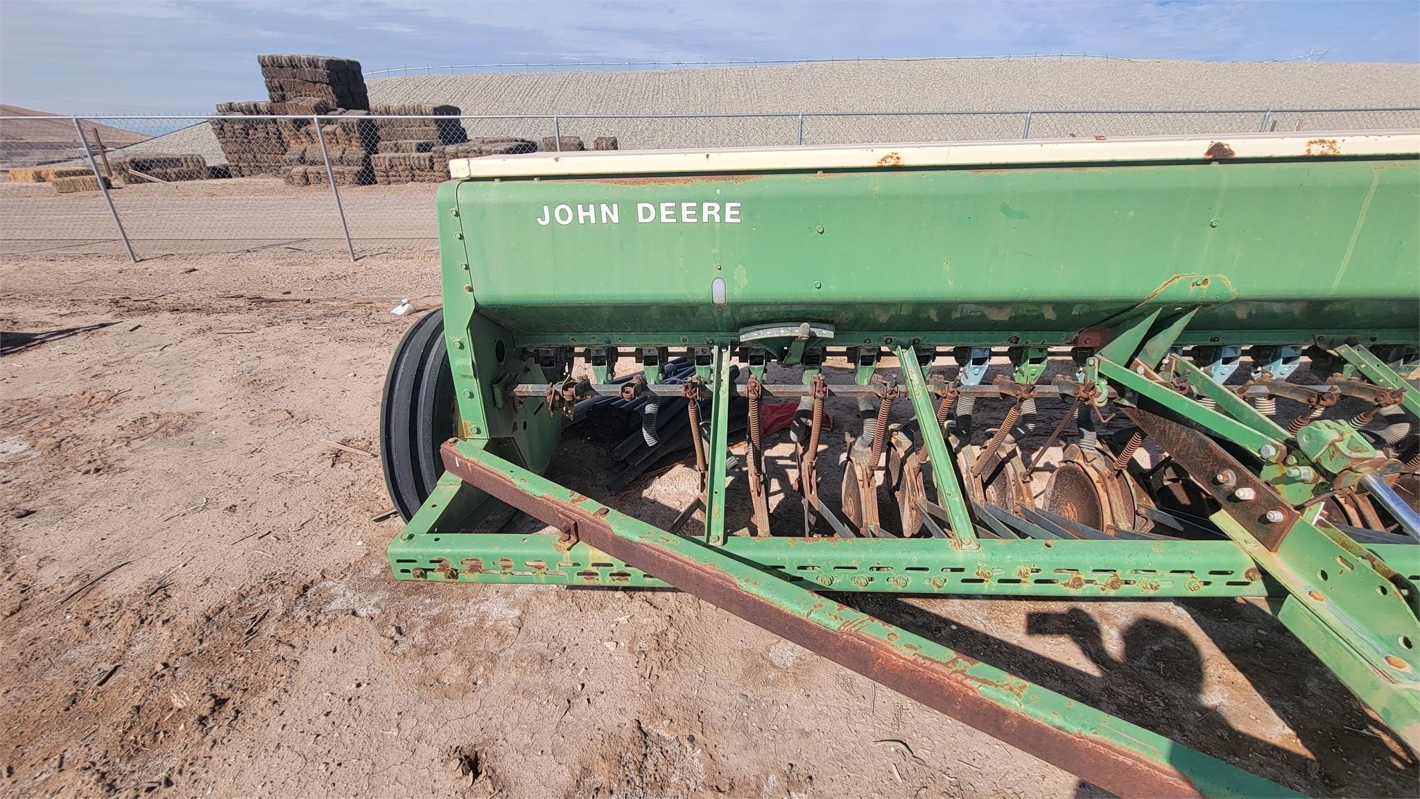  John Deere 8300 Drill
