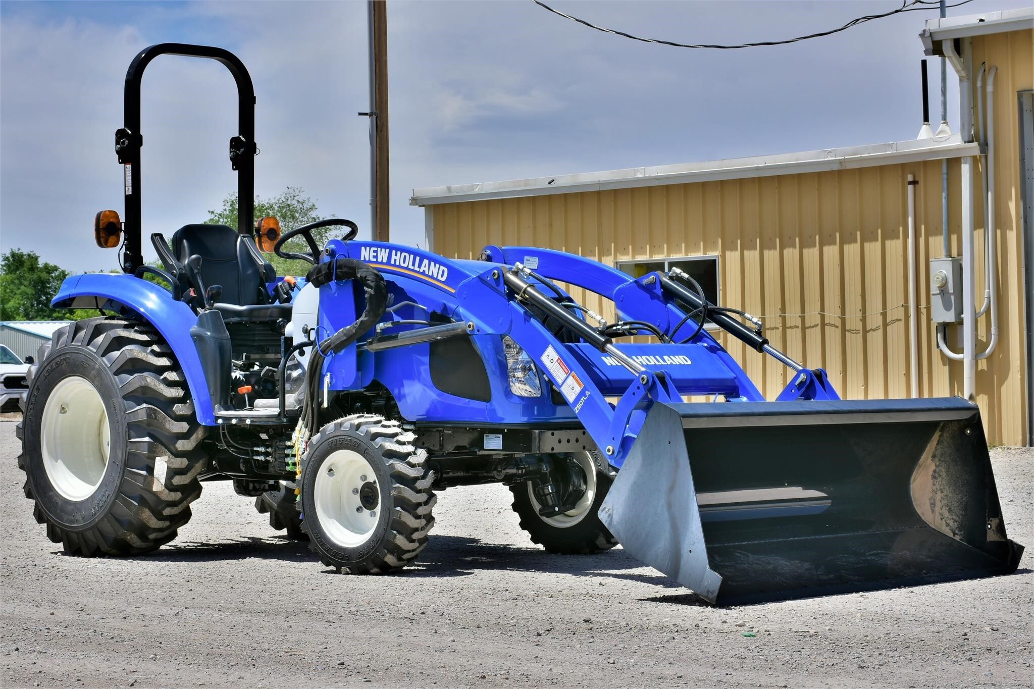 2023 New Holland Boomer 35 Tractor