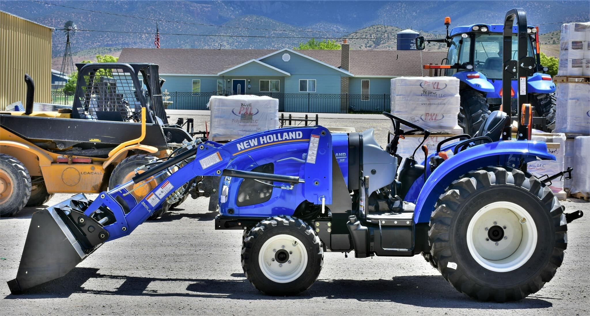 2023 New Holland Boomer 35 Tractor