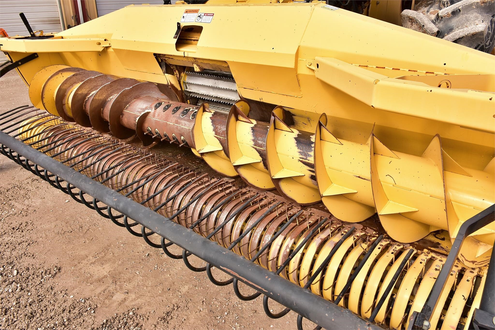 2000 New Holland FX58 Self-Propelled Forage Harvester