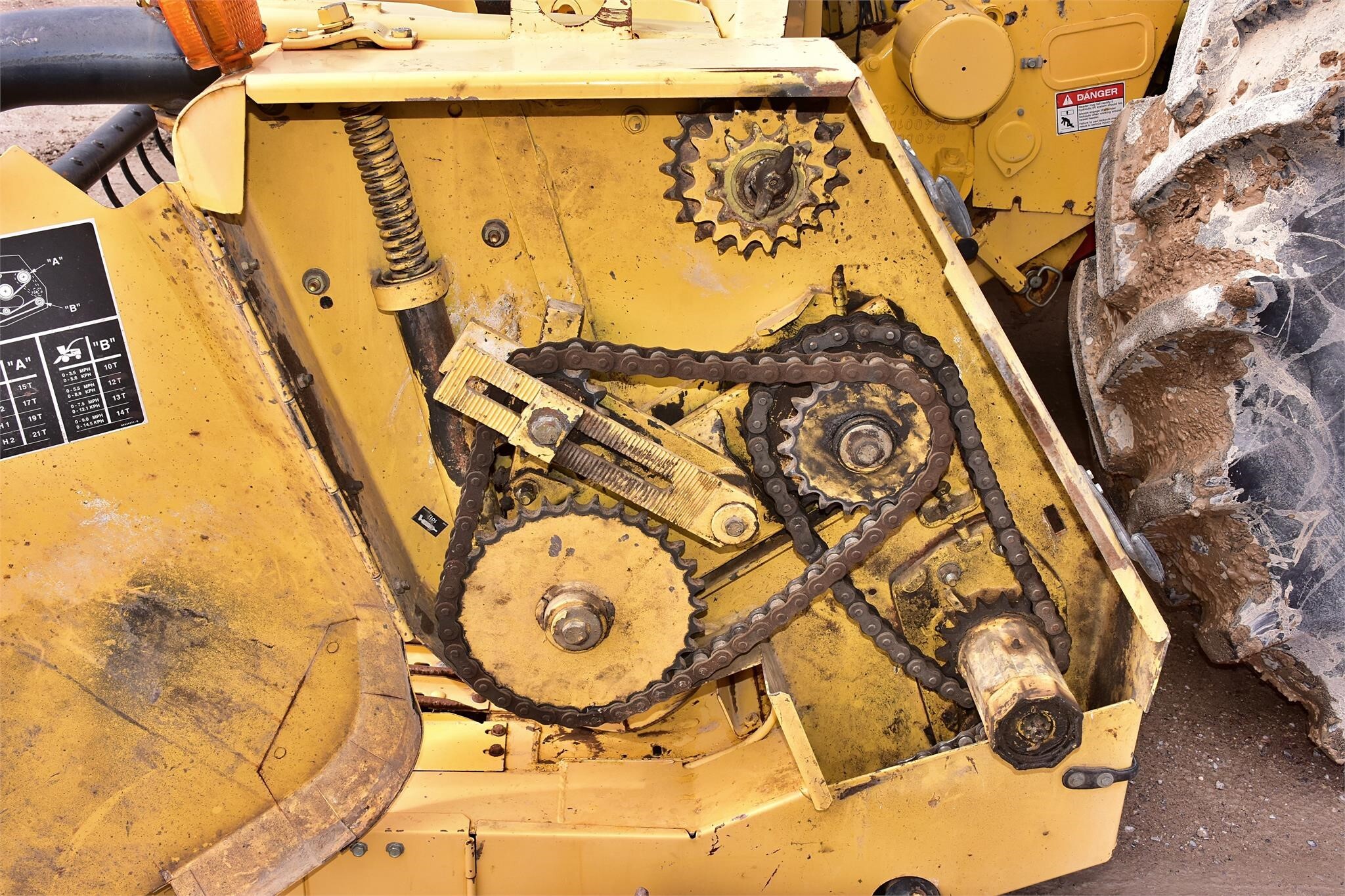 2000 New Holland FX58 Self-Propelled Forage Harvester