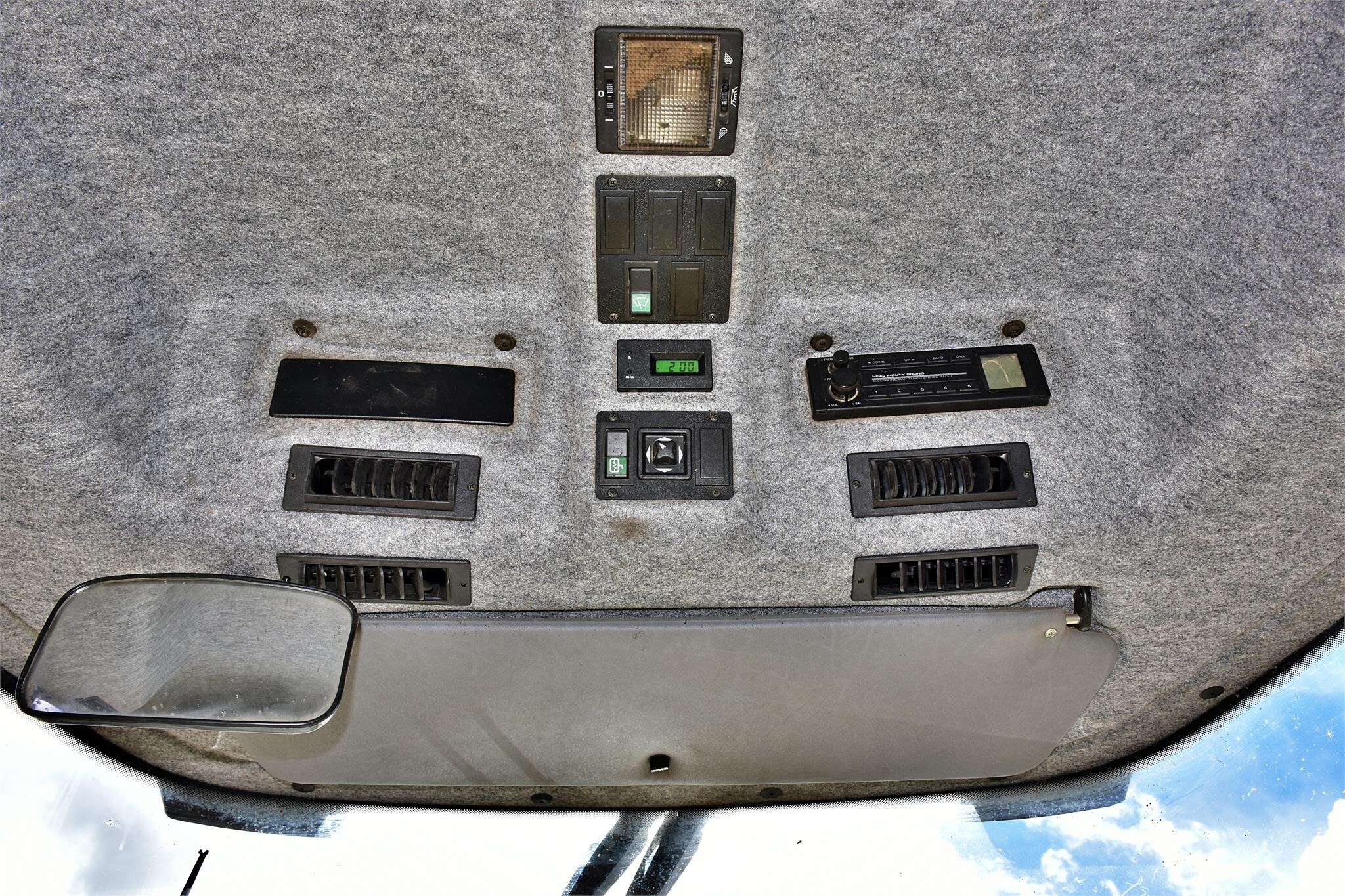 2000 New Holland FX58 Self-Propelled Forage Harvester