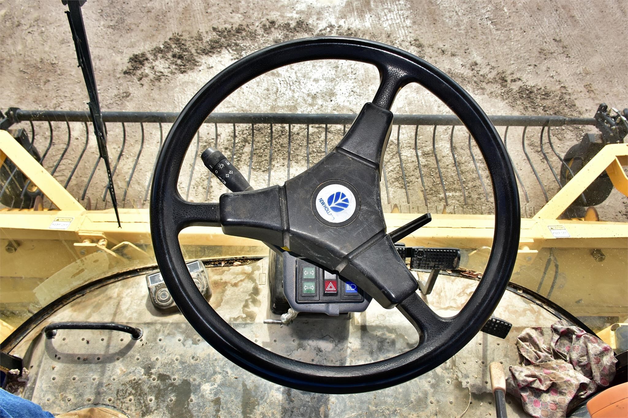 2000 New Holland FX58 Self-Propelled Forage Harvester