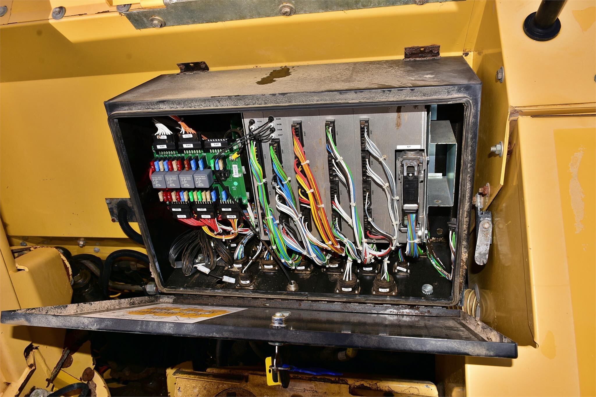 2000 New Holland FX58 Self-Propelled Forage Harvester