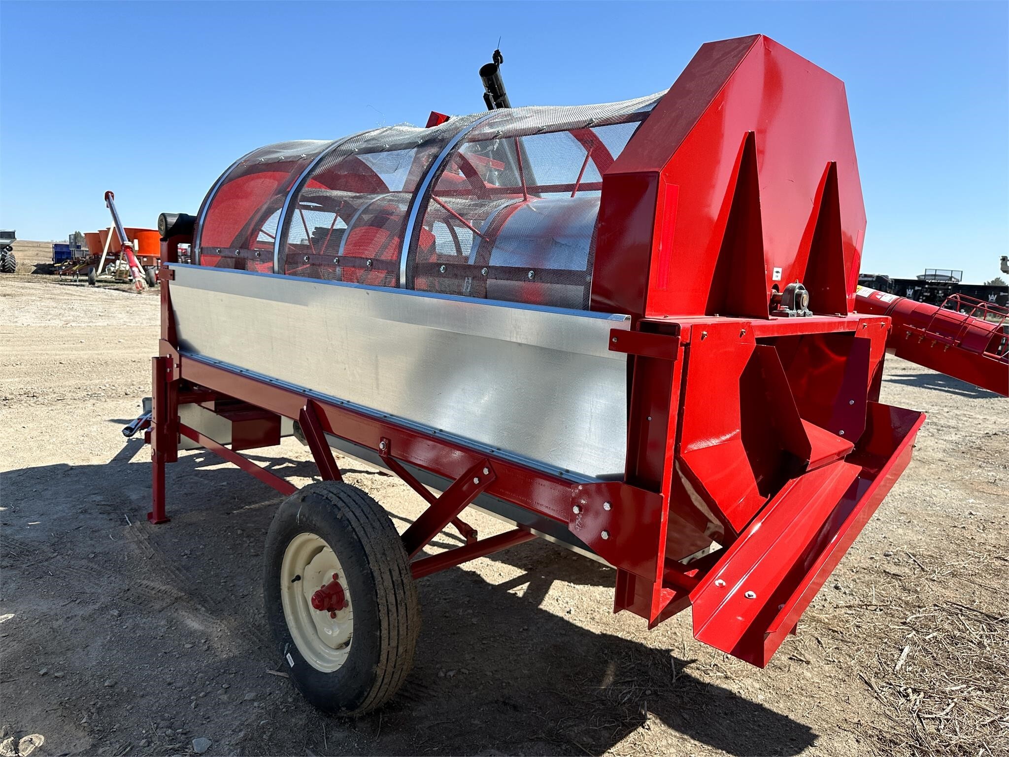 2026 Farm King Y482 Grain Cleaner