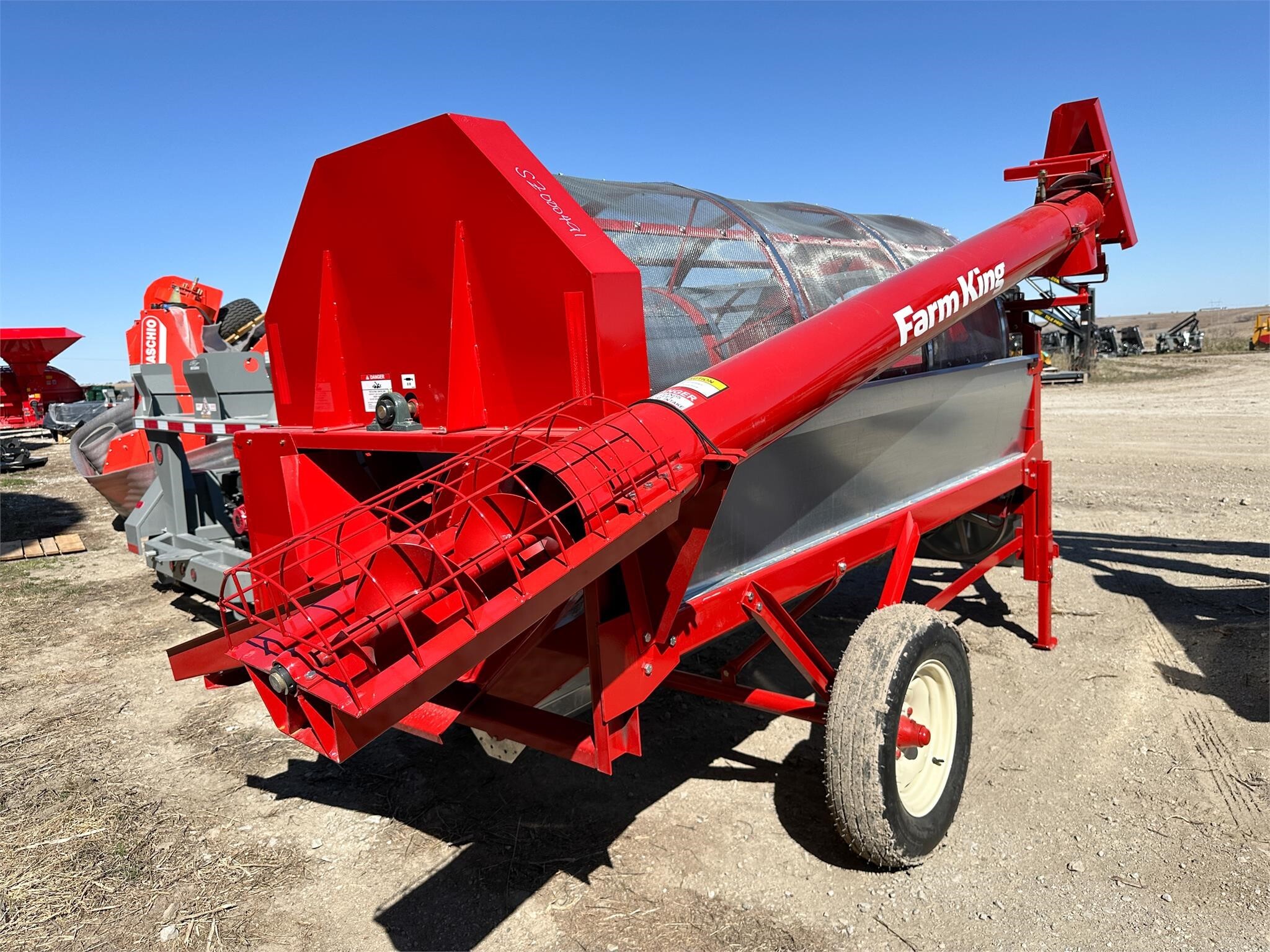 2026 Farm King Y482 Grain Cleaner