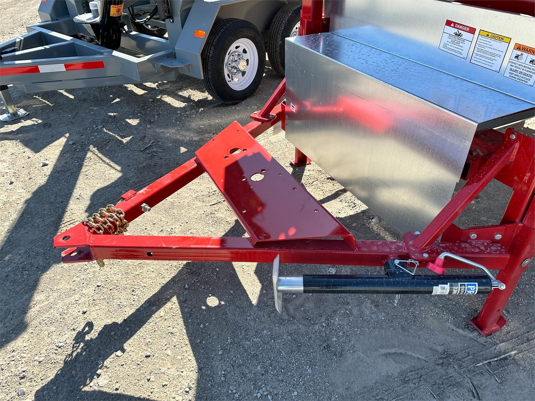 2026 Farm King Y482 Grain Cleaner