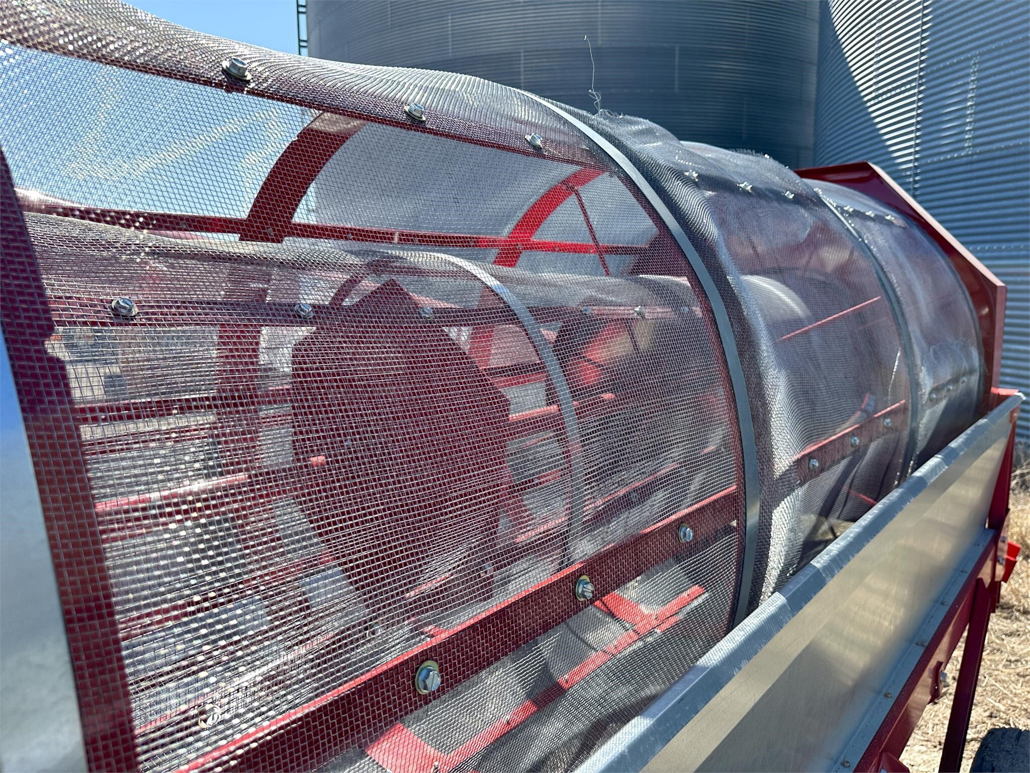 2026 Farm King Y482 Grain Cleaner